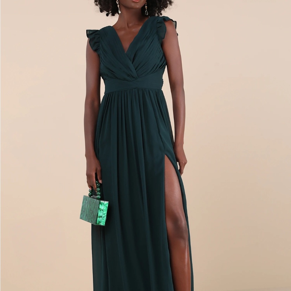 Lulu's Green Sleeveless V-Neck Maxi Gown